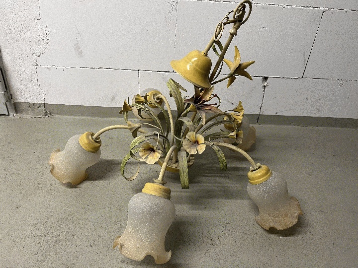 Schöne Deckenlampe zu verschenken