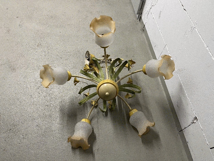 Schöne Deckenlampe zu verschenken